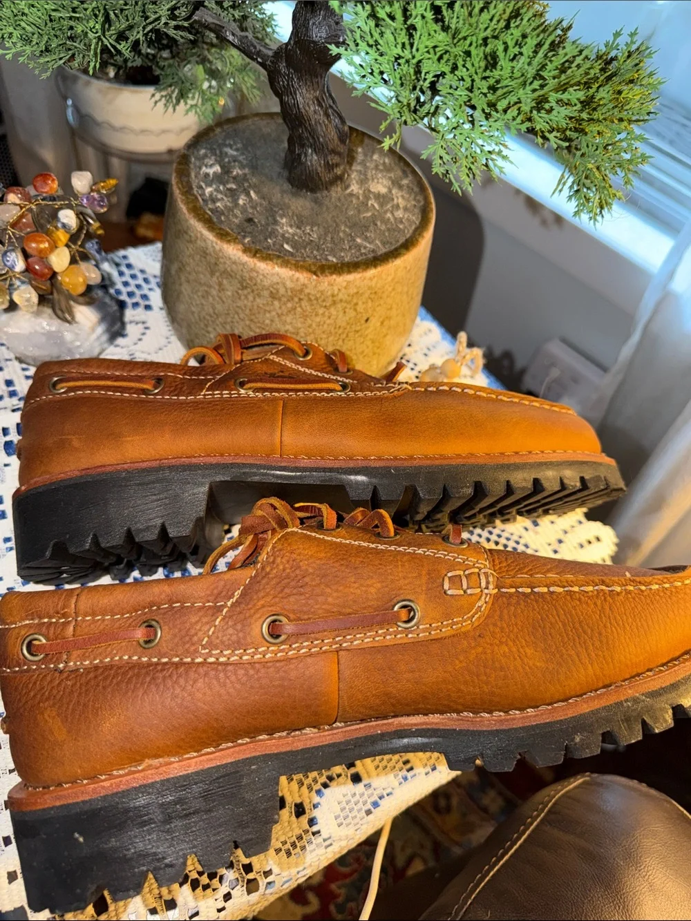 Rocky Men’s 9.5 Leather Boat Shoes Brown Vibram Lug Sole Moc Toe.